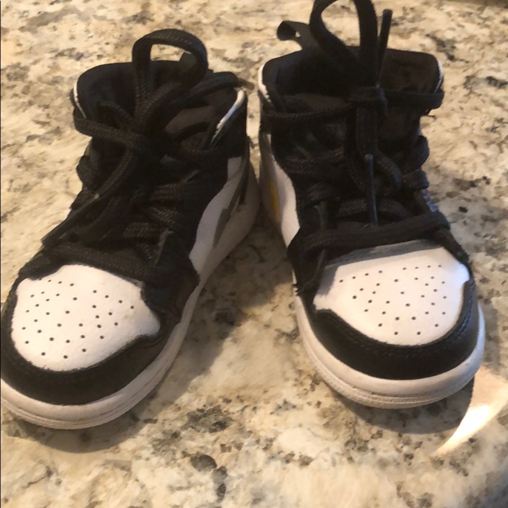 Toddler Nike Jordan’s 1s